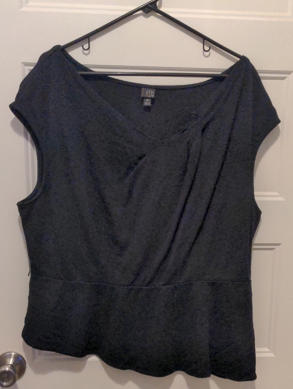 Lane Bryant 6TH & LN Black Asymmetrical Peplum Blouse Size 20